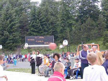2003Sfb050