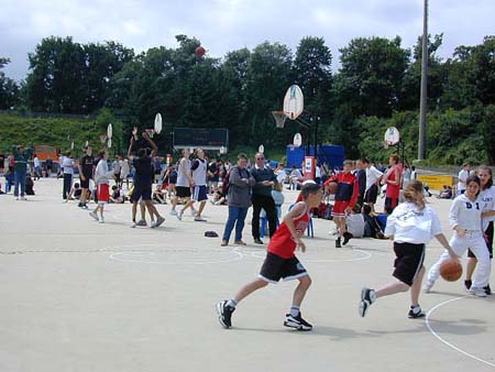 2003Sfb075