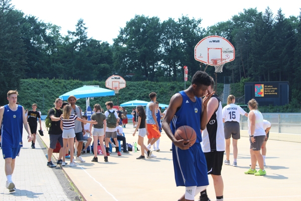 SchoolFinalsFinale02-027