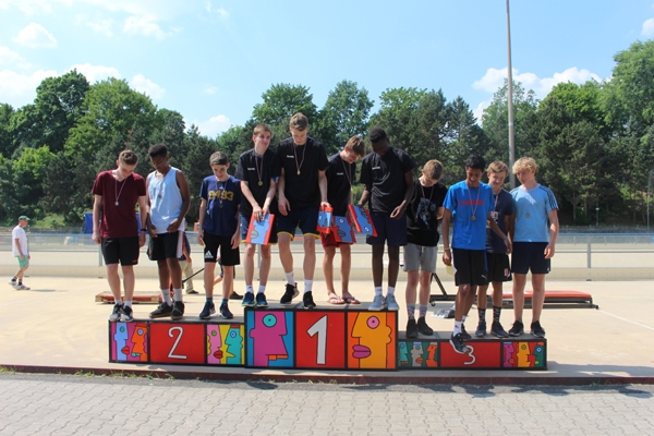 SchoolFinalsFinale02-045