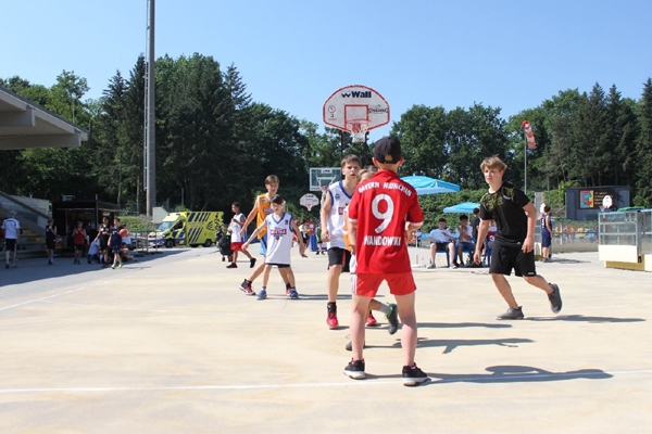 SchoolFinalsFinale03-067